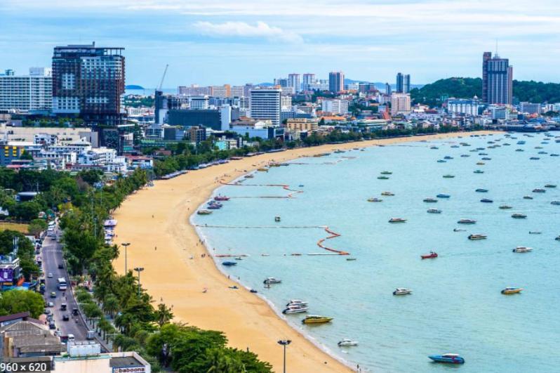 The Base Central Pattaya Quiet King-Bed With Infinity Pool & Free Netflix! Dış mekan fotoğraf